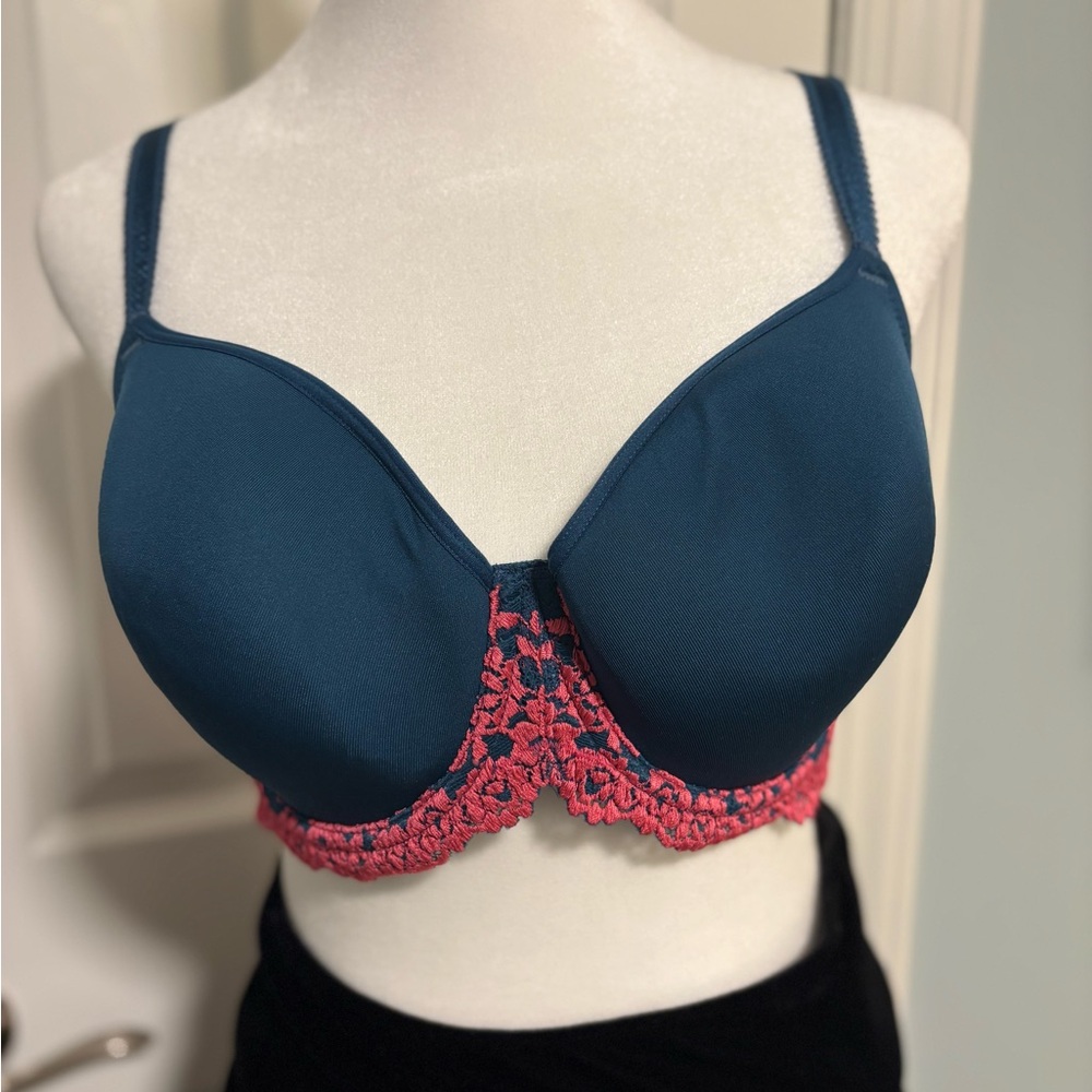 Wacoal Teal Molded Underwire Bra with Pink Lace Band